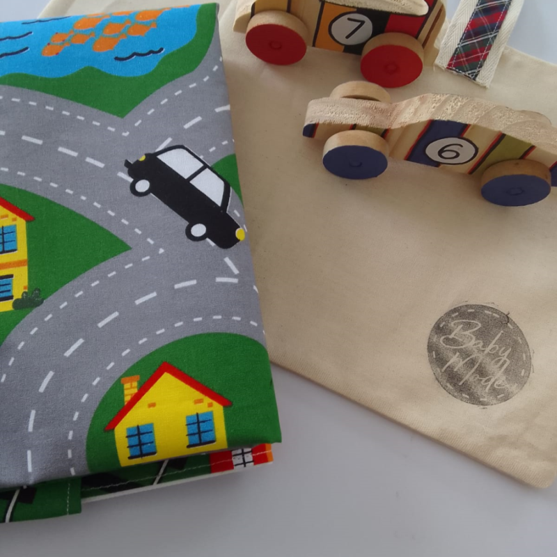 Pista de autos + 2 autos madera (en bolsa)